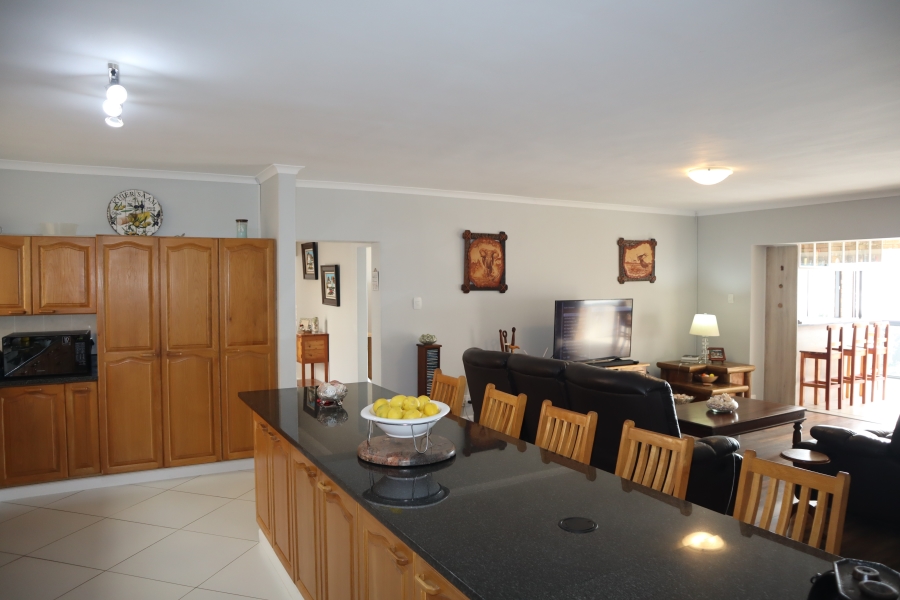 3 Bedroom Property for Sale in Wavecrest Eastern Cape